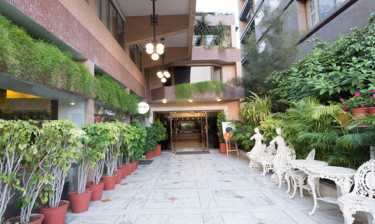 Hotel Crown Palace Indore Buitenkant foto
